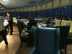 -云顶旋转自助景观餐厅