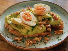 牛油果煮蛋吐司-RAC BAR(安福路店)