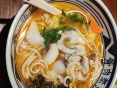金汤去骨酸菜鱼粉-鑫花溪牛肉米粉(东环大润发店)