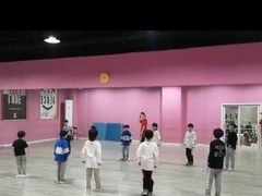 -零下舞度·街舞连锁机构(万科中心店)