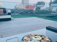 -The ROOF (通盈中心店)