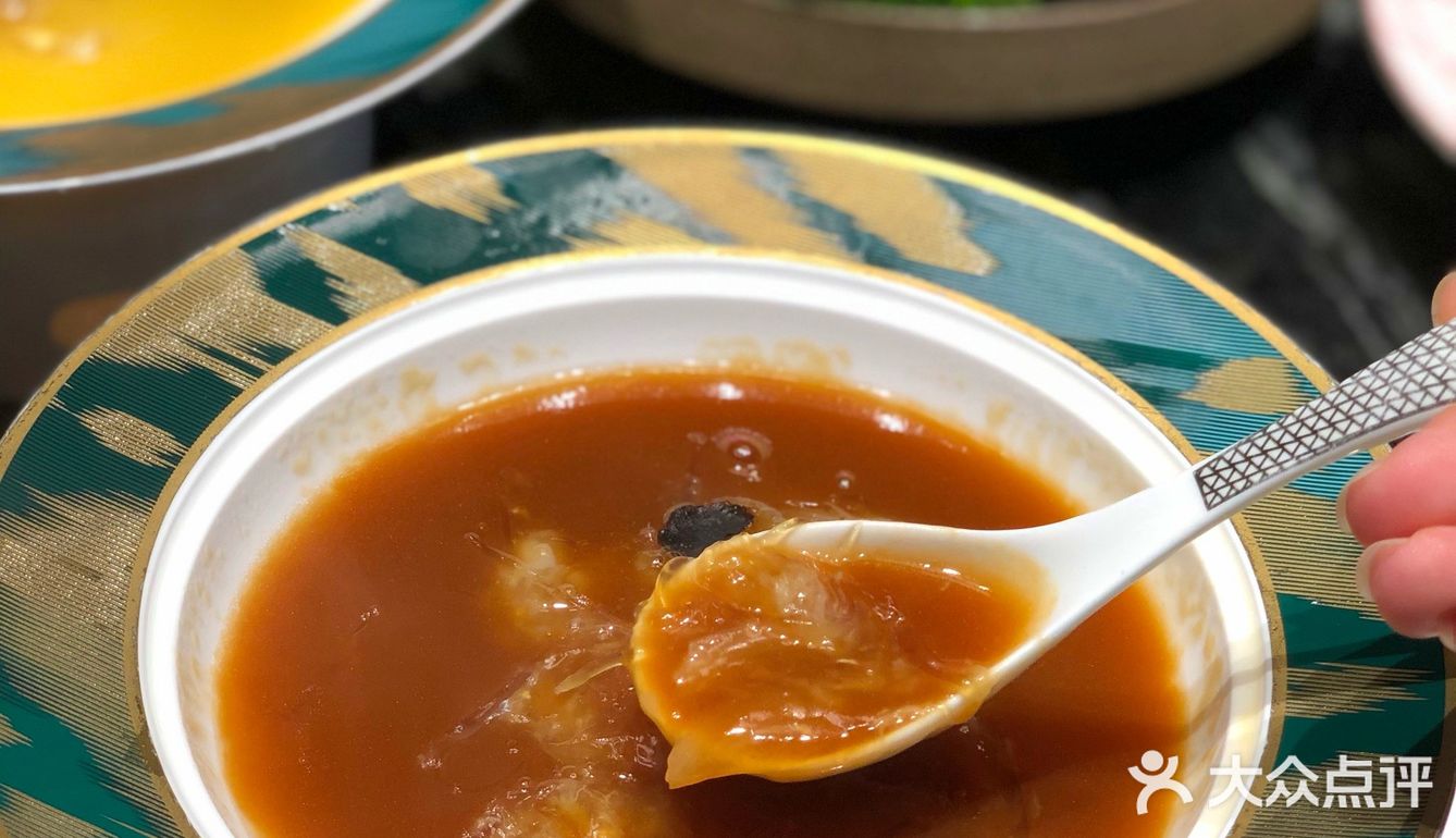 品鉴珍馐佳肴，尽享茶艺之美
