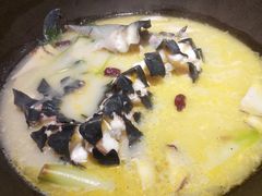 -咕嘟草帽鱼·牛奶一样的鲜鱼汤(包河万达广场创始店)