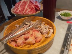 -尚尚仙·酸汤猪手·猪肚鸡火锅(华联万柳购物中心店)