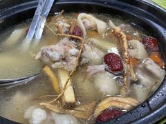 五指毛桃鸡煲-红炎炎农家菜老字号(金水台店)