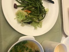 -凤冠假日酒店自助餐