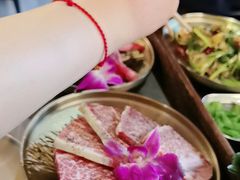 -围炉肉舍•炭烤活鳗•丹东海鲜烤肉(步行街店)