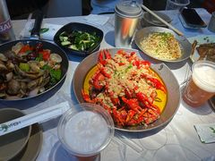 -巴厘龙虾·榜首油焖大虾(音乐学院·沿江酒馆店)