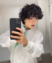 -BULB STUDIO 巴柏明星发型工作室