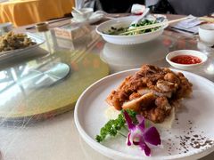 -鲤鱼塘农家山庄