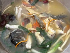 -姚记抚仙湖石锅鱼庄