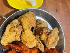 -BHC炸鸡(明洞总店)