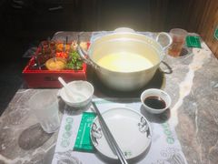 -禄婶鸡煲·打边炉