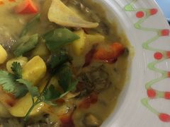 黄咖喱牛腩-忘忧草融合私房菜(红鼎国际店)