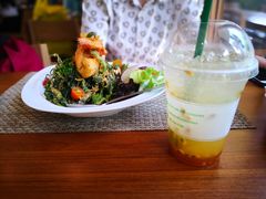 -Chom Cafe and Restaurant