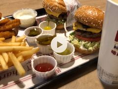 -The Habit Burger Grill 哈比特汉堡(复兴soho店)