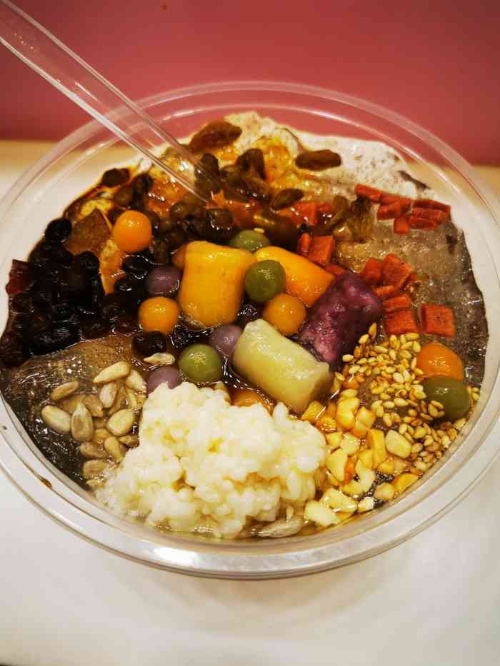 看到照片突然好想吃小菇凉的全家福冰粉,隔着几百公里也只能想想了