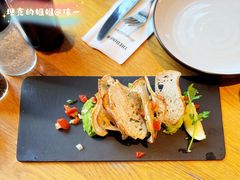 牛油果酱配新鲜面包-The Diner X餐厅(青岛万象城店)