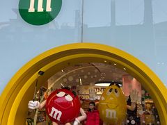 -m豆巧克力世界(上海世茂广场店)