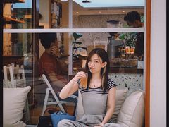 -Line 咖啡(石厦花园店)