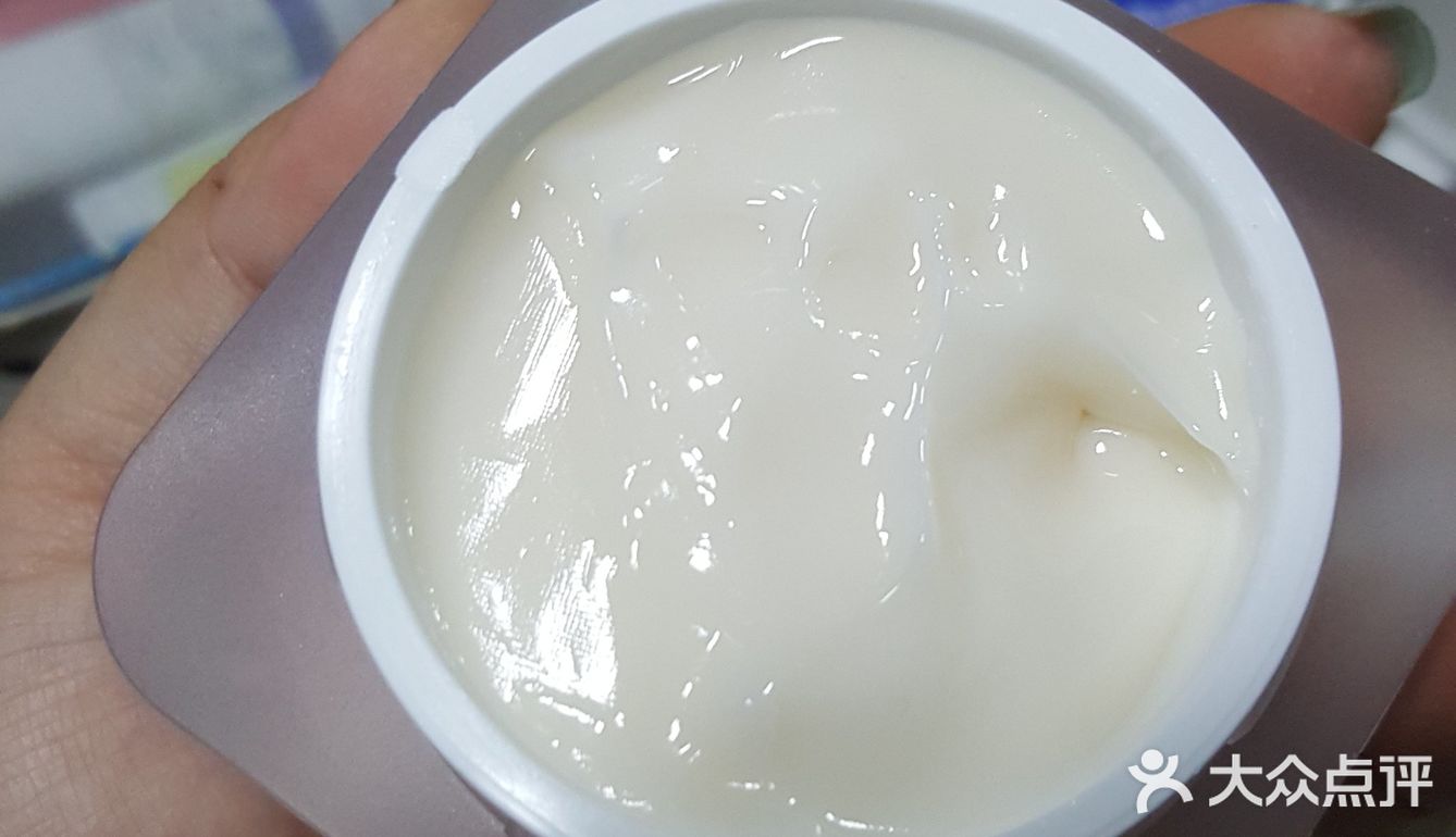 第二天醒来一般我的三角区出油是很重的，但是用这瓶