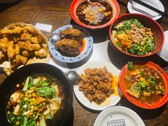 -爆炸头阿姨小四川正宗川味小吃(无任何分店)