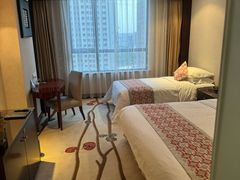 -海亮广场大酒店(万象城中山路地铁站店)
