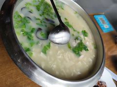 牡蛎豆腐汤-95号酱骨·一块豆腐(展春园西路店)