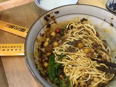 -呼啦面馆·头牌豌杂面(爱琴海店)