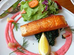 -Chom Cafe and Restaurant