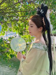 -一揽芳华汉服旗袍体验馆(拙政园店)