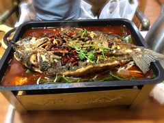 东镇给力烤鱼-老东镇啤酒屋海鲜加工·蒸汽海鲜·海鲜烧烤(台东店)