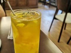 菠萝芒果冰茶-Ten Olives甜点