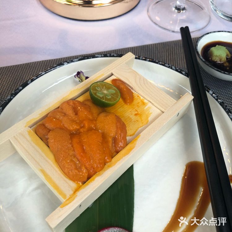 西餐的浪漫还有安静慵懒的下午茶，内敛热情的酒吧
