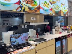 -小杨生煎(金山百联购物中心3楼店)