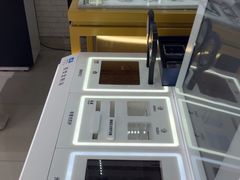 -诺柯视眼镜-蔡司依视路官方工厂店(淞南一店)