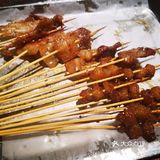 特别推荐烤五花肉，还有烧烤的鱿鱼也很不错