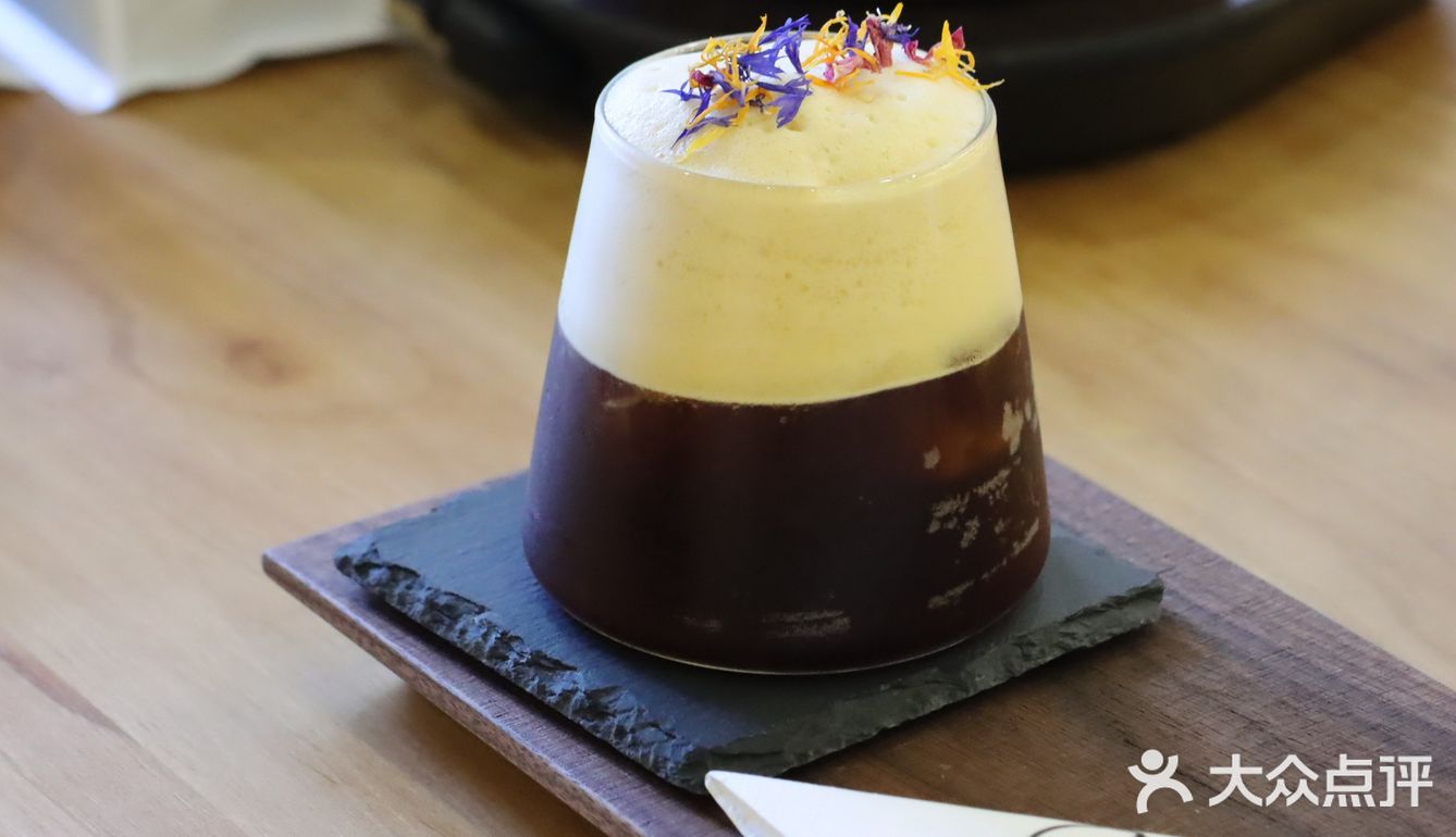 梅林新晋咖啡店 拾豆者：黑白配 浓缩牛奶配