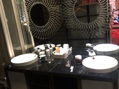 -喜鹊愉家酒店(郑州曼哈顿博览中心地铁站店)