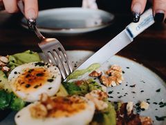 牛油果煮蛋吐司-RAC BAR(安福路店)