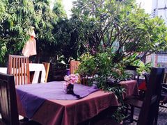 -Dash Teak House