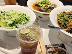 -霸蛮湖南菜·牛肉粉(荣京西街店)