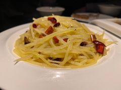 -河畔春天时尚餐厅