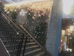 -UNI UNI(环亚凯瑟琳店)