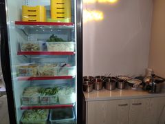 -运气牛自助酱大骨火锅(南京东路店)