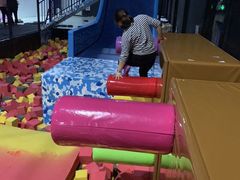 -嘿哟动霸CHUA·新潮玩运动娱乐中心·蹦床滑冰团建乐园