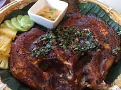 傣家香茅草烤罗非鱼-云腾食府·云南菜