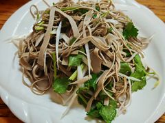 -溢心园香河肉饼总店