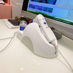 -LESSMORE科技头皮理容中心