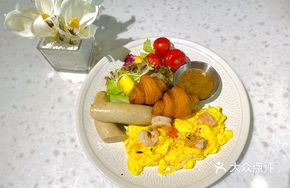 Fresh Shrimp Omurice Hot Dog Croissant